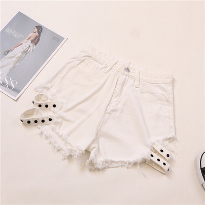 Pantaloni scurți casual de damă cu element metalic în alb și negru