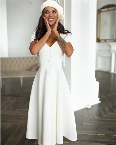 Stílusos női ruha gombokkal és V-nyakú három színben