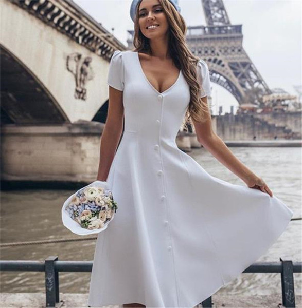 Stílusos női ruha gombokkal és V-nyakú három színben