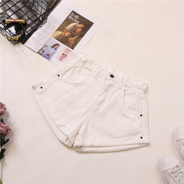 Pantaloni scurti eleganti de dama in trei culori