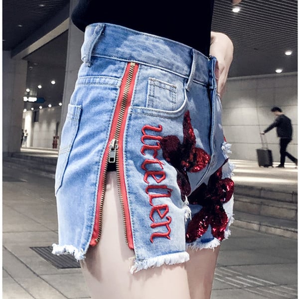 Дамски къси дънки с пайети разкъсан мотив и странични ципове