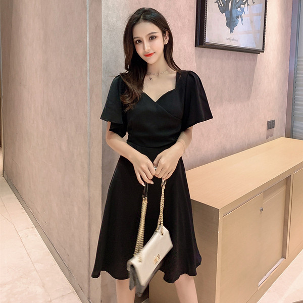 Κομψό γυναικείο φόρεμα με μανίκι με μαύρο και μπορντό χρώμα