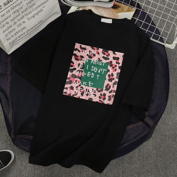 Γυναικείο μπλουζάκι με λαιμόκοψη και  διακόσμηση λουλουδιών σε τέσσερα χρώματα