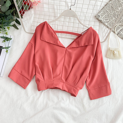 Modern női rövid blúz V-nyakkal, több színben