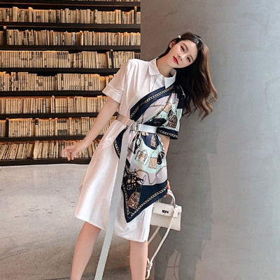 Stílusos női ruha 3/4-es ujjal és övvel