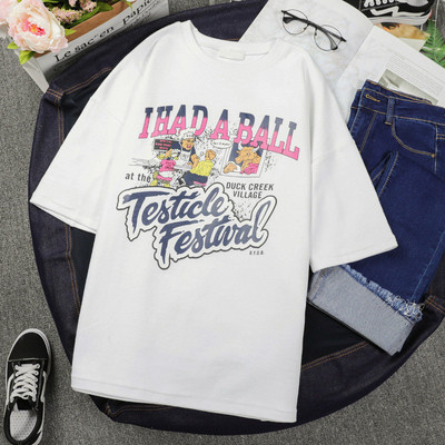 Καθημερινή γυναικεία μπλούζα με πολύχρωμες επιγραφές και O-neckline