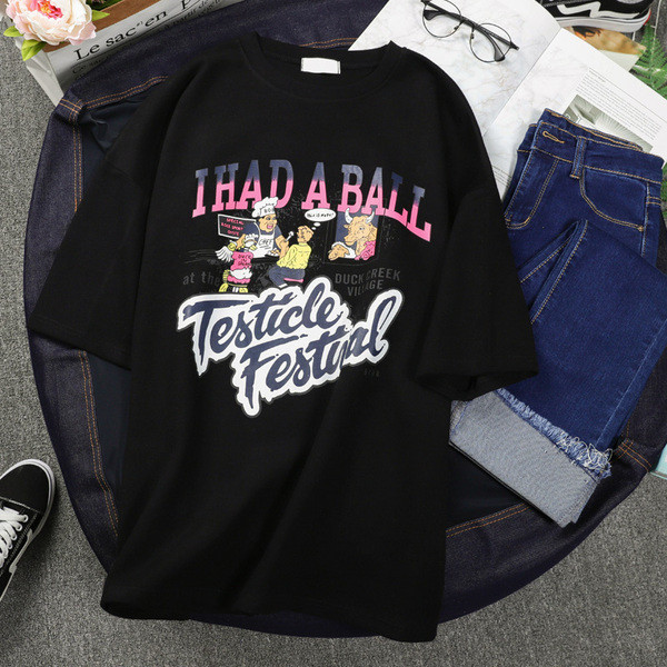 Καθημερινή γυναικεία μπλούζα με πολύχρωμες επιγραφές και O-neckline