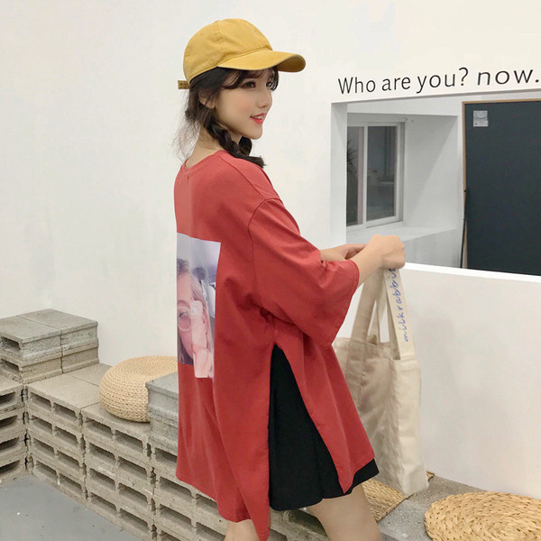 Aszimmetrikus női pólómodell rátéttel, három színben