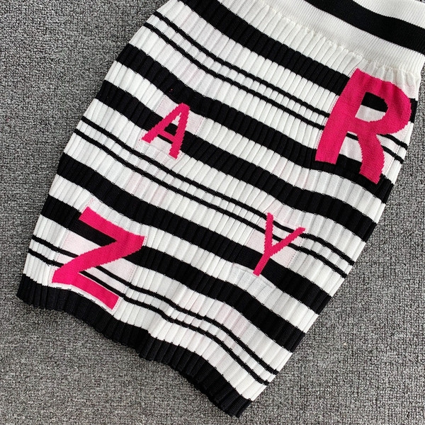 Μοντέρνο γυναικείο σετ με έγχρωμη εκτύπωση