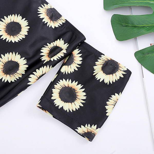 Új modell fürdőruha kétrészes rövid ujjú fekete színben mintával