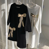 Γυναικείο φόρεμα σε δύο χρώματα με τρισδιάστατο στοιχείο