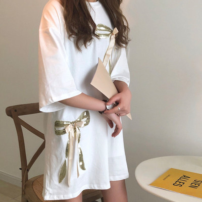 Γυναικείο φόρεμα σε δύο χρώματα με τρισδιάστατο στοιχείο