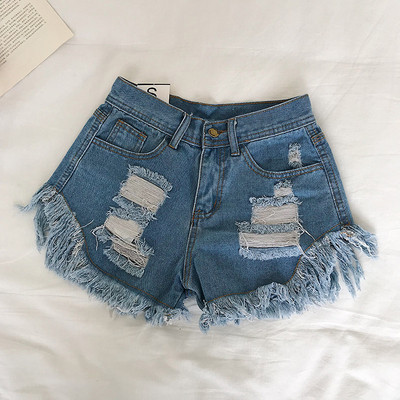 Μοντέρνα κοντά παντελόνια με σχισμένα σχέδια σε διάφορα χρώματα