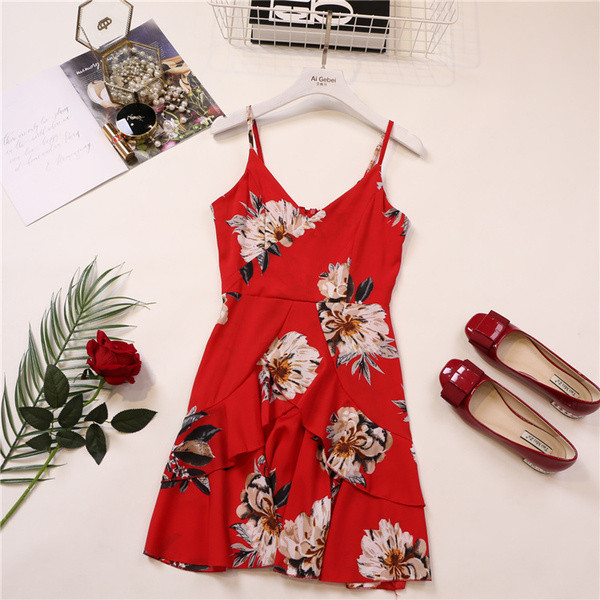 Nyári ruha virágmintás pántokkal