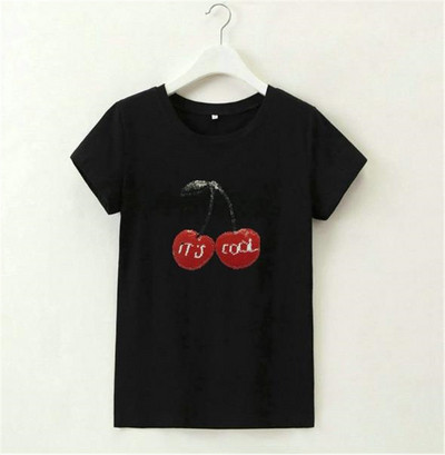 Alkalmi női póló flitterekkel, fekete-fehér felirattal