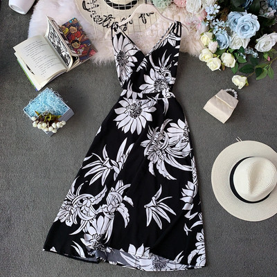 Μοντέρνο γυναικείο φόρεμα με floral σχέδια σε διαφορετικά χρώματα