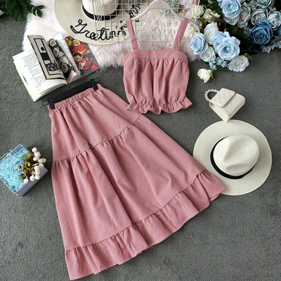 Μοντέρνο γυναικείο σετ σε διάφορα χρώματα σε δύο μέρη