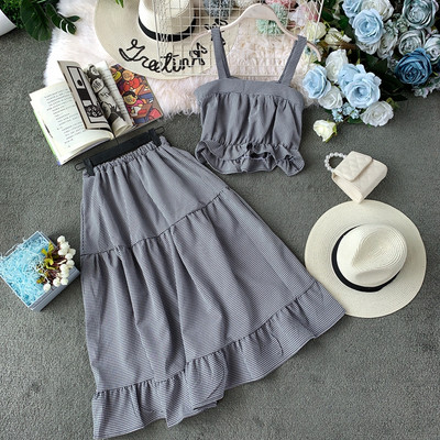 Μοντέρνο γυναικείο σετ σε διάφορα χρώματα σε δύο μέρη