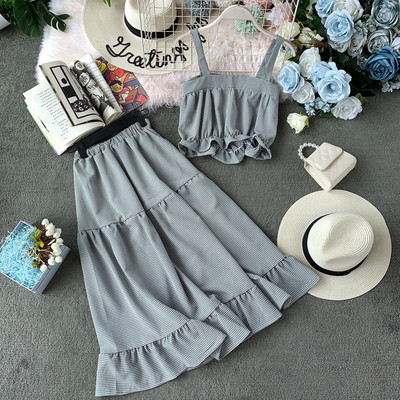 Μοντέρνο γυναικείο σετ σε διάφορα χρώματα σε δύο μέρη