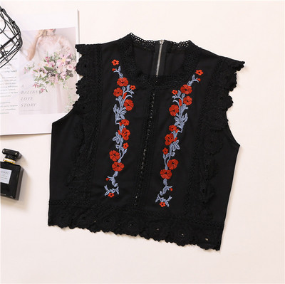 Stílusos női felső csipkével és virágmotívummal, fehér és fekete színben