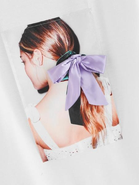 Κομψή γυναικεία μπλούζα με μανίκια δαντέλας και πολύχρωμες εφαρμογές