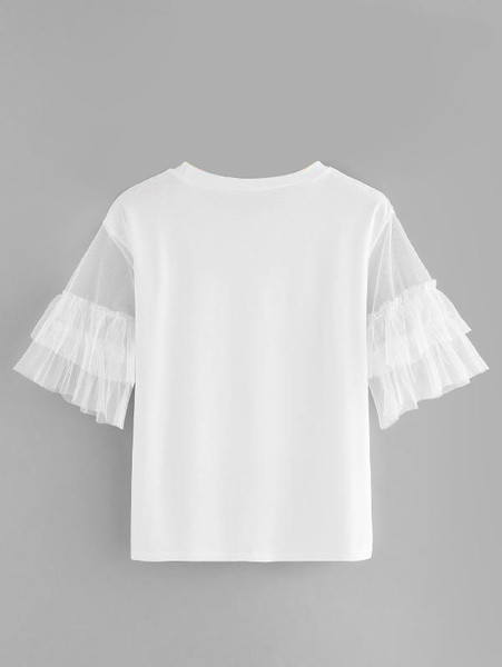 Κομψή γυναικεία μπλούζα με μανίκια δαντέλας και πολύχρωμες εφαρμογές