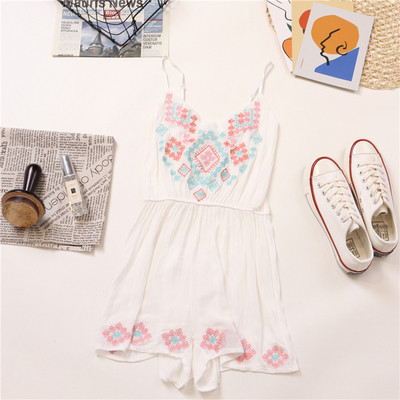 Καθημερινές γυναικείες φόρμες με λουλουδάτο μοτίβο και τιράντες