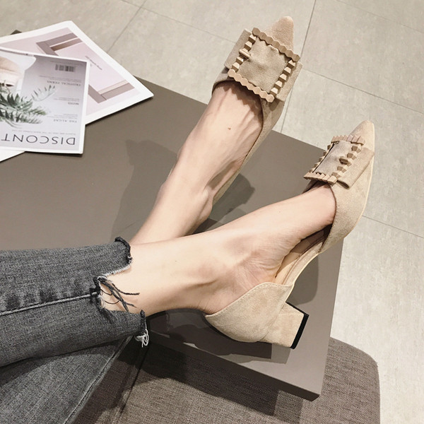 Női alkalmi cipő öko velúrból, nagy csattal három színben