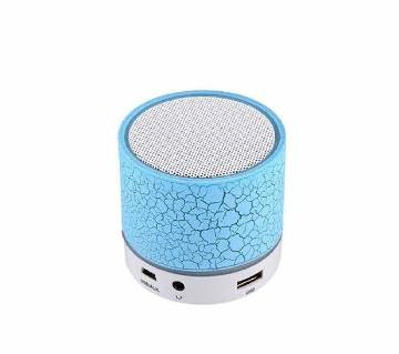 Hordozható bluetooth hangszóró A 8 AUX és USB porttal és TF / SD kártyanyílással - kék színben