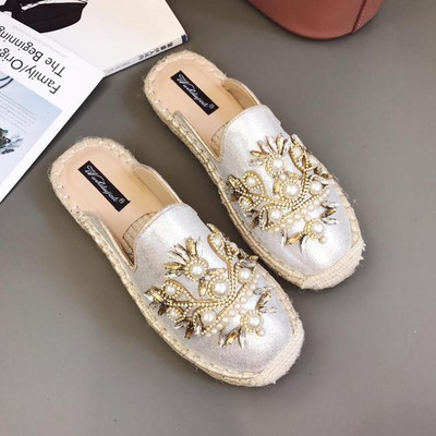 Κομψές γυναικείες παντόφλες με πέτρες και μαργαριτάρια σε δύο χρώματα