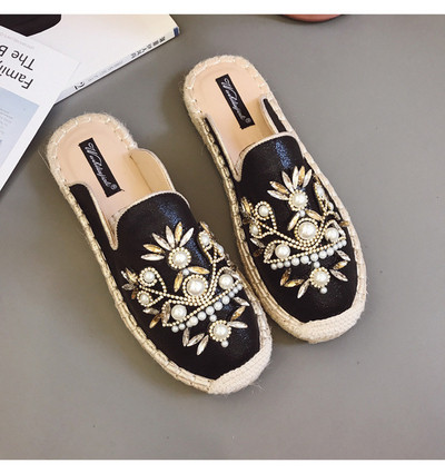 Κομψές γυναικείες παντόφλες με πέτρες και μαργαριτάρια σε δύο χρώματα