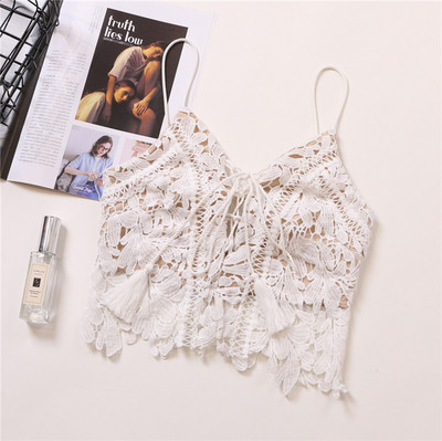 Női melltartó csipkével és V-nyakkal, három színben