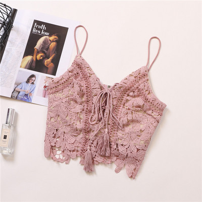 Női melltartó csipkével és V-nyakkal, három színben