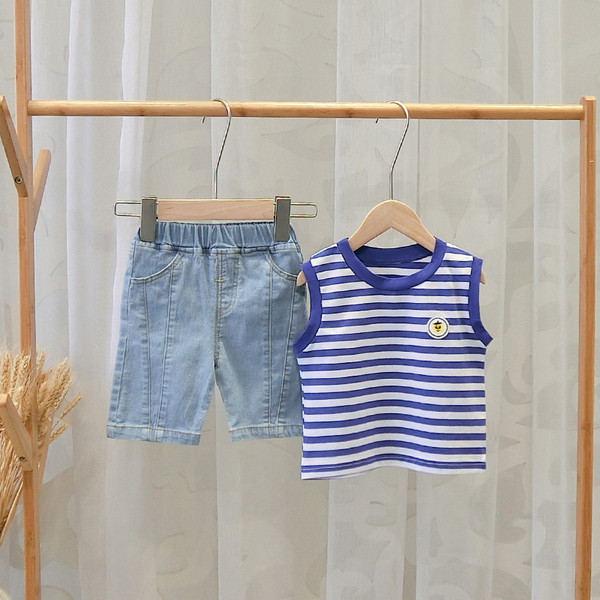Gyermek csíkos felső hímzéssel - fiúknak