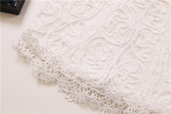 Maieu elegant de damă, cu dantelă, în alb și negru