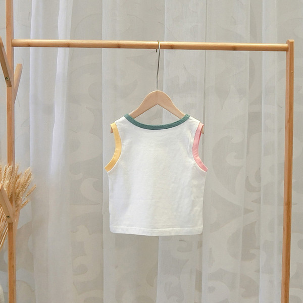 Gyerek felső, fehér színű rátéttel - fiúknak