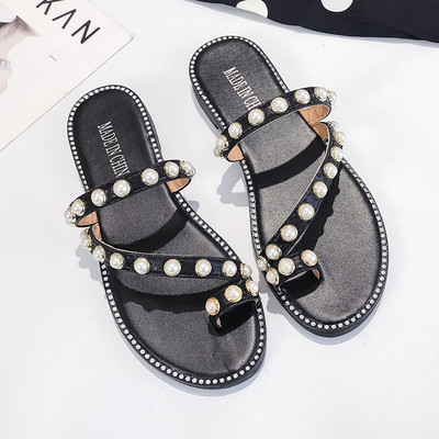 Μοντέρνες γυναικείες παντόφλες με μαργαριτάρια σε δύο χρώματα