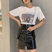 Μοντέρνα γυναικεία μπλούζα σε άσπρο και μαύρο χρώμα