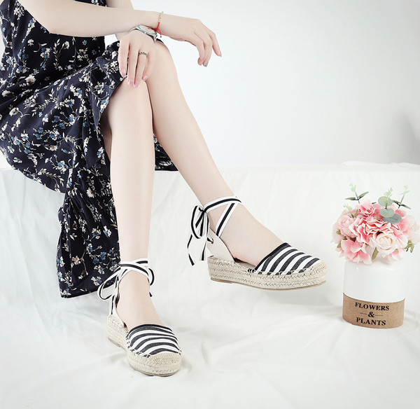 Női napi espadrillek bokát körülvevő megkötővel, három színben