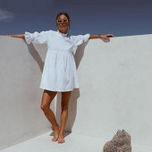 Καθημερινό φόρεμα ευρύ μοντέλο μακρύ μανίκι σε λευκό χρώμα