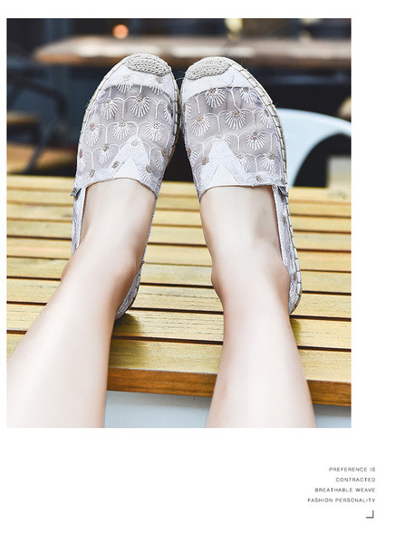 Csipke espadrillák fehér és fekete színben