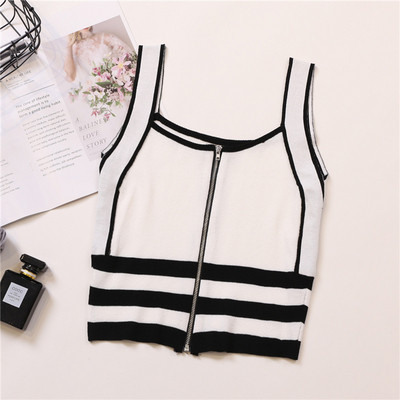 Stílusos női melltartó pántokkal és cipzárral több színben
