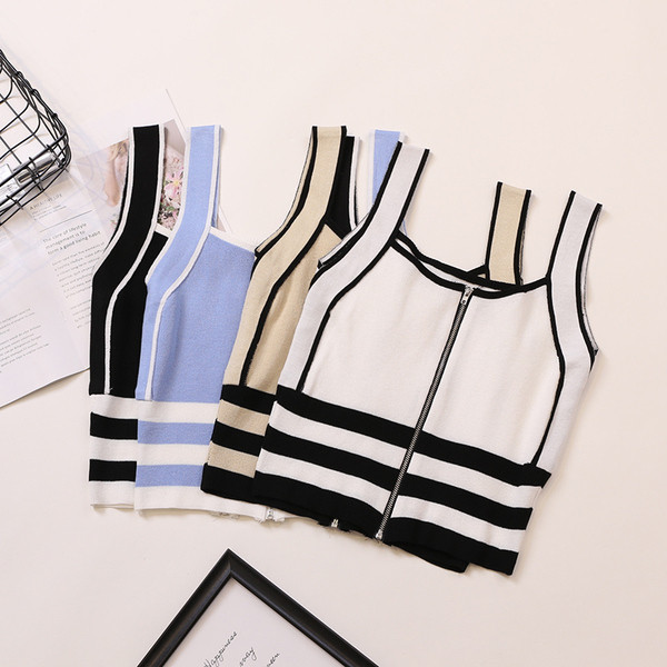 Stílusos női melltartó pántokkal és cipzárral több színben