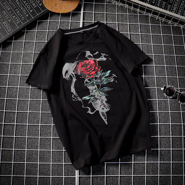 Aktuális férfi póló fehér és fekete színben, rátéttel