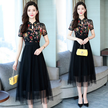 Rochie elegantă de damă cu mâneci scurte și tul negru