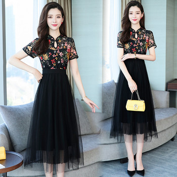 Rochie elegantă de damă cu mâneci scurte și tul negru