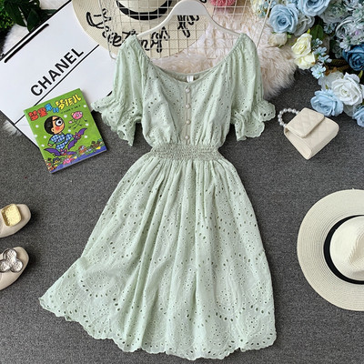 Μοντέρνο γυναικείο φόρεμα σε διάφορα χρώματα και κουμπιά με κοντό μανίκι