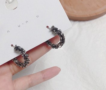 Дамски обеци с камъни в сребрист и черен цвят