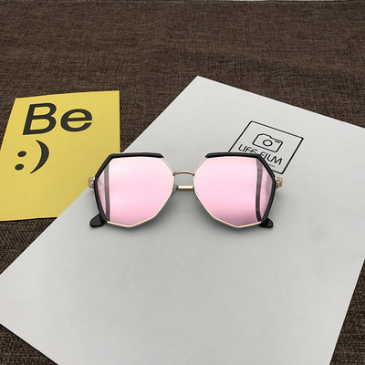 Modern női szemüveg kerek formában, többféle színben