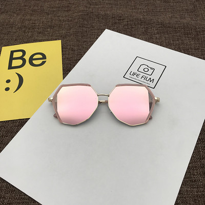 Modern női szemüveg kerek formában, többféle színben